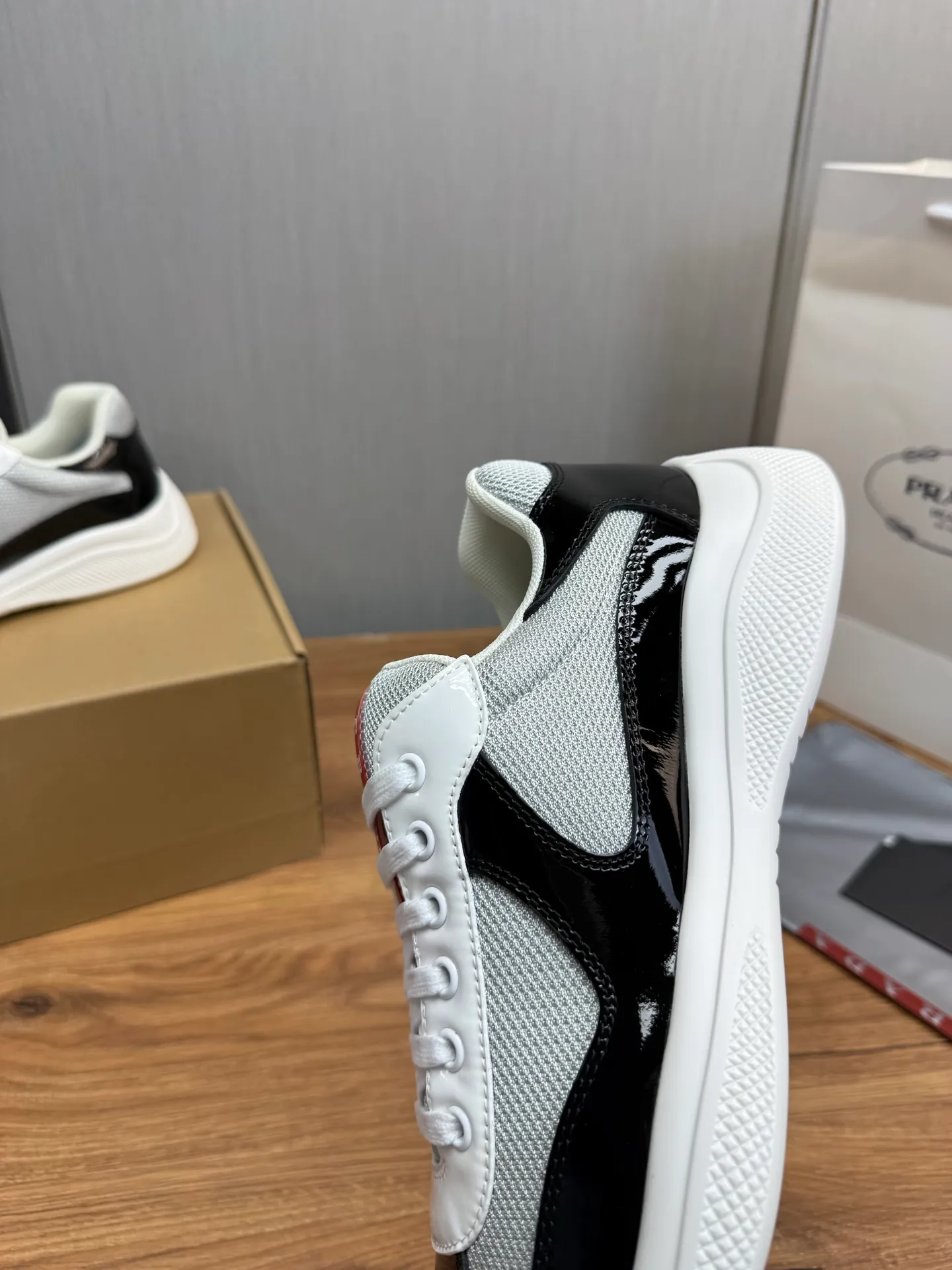 Men's shoes 640💰 [PRADA] Hot selling items🔥Must be recommended every day~~ Official website synchronized, 1:1 high quality shipments✔️ Imported cowhide fabric, rubber material + cowhide lining, original bottom, high-end airplane box packaging🎁 38-45 (38.45 custom-made, non-returnable)